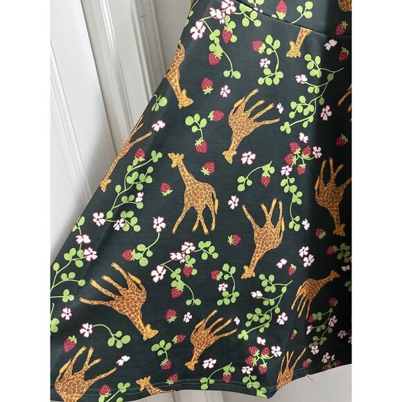 Unique Vintage Giraffe & Strawberry Print Wrap Dress‎ Medium - Picture 4 of 6